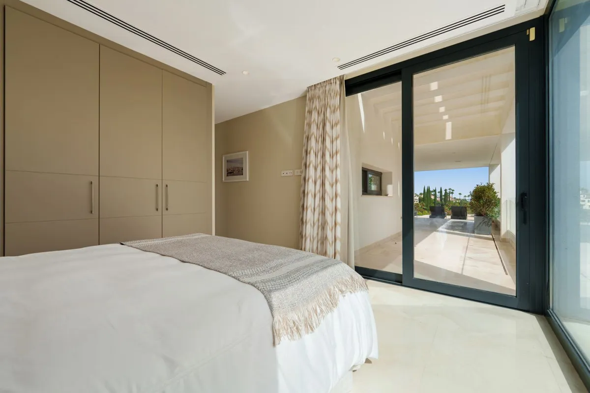 900817ff-e8a9-412e-90a2-72c80b100dfa