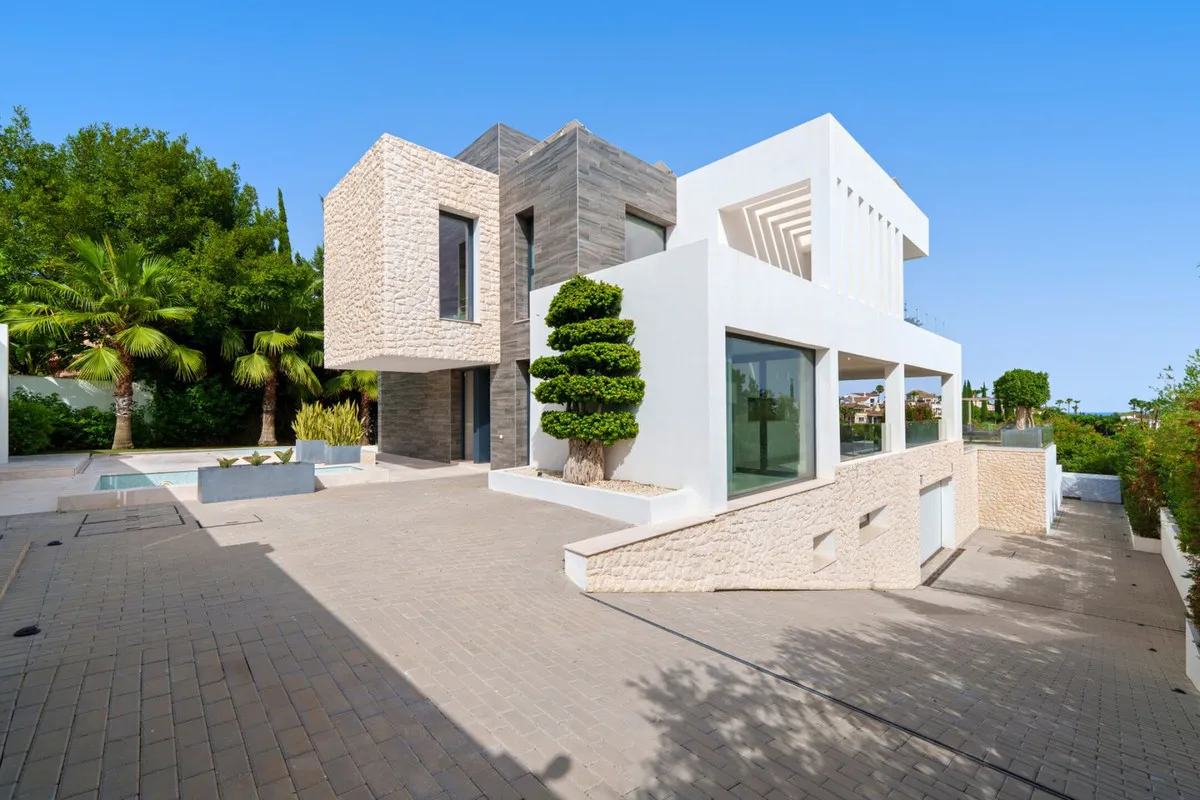 cad92c7f-8b9f-4d2d-b676-80113cad973a