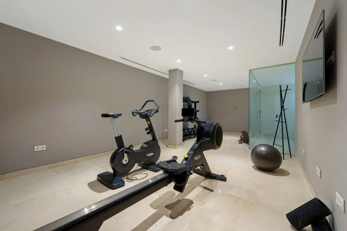 f8b0fed4-6fbb-464c-bb41-763799deb006