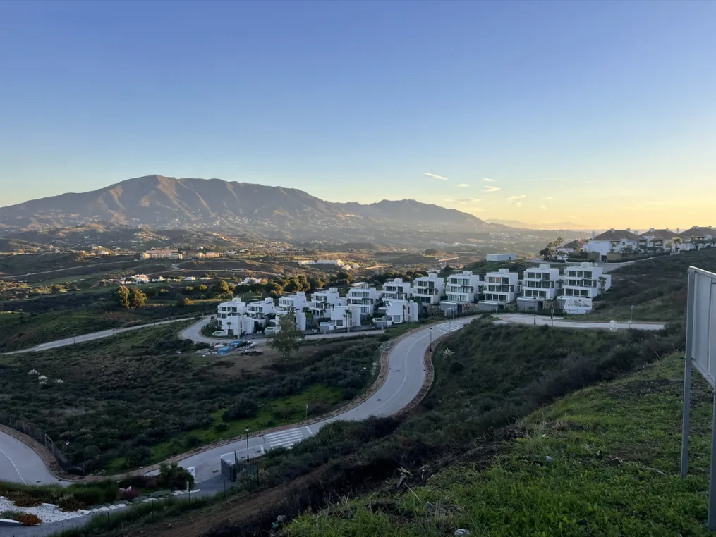 0f5589c0-cff2-438e-a370-d89925cf7a34