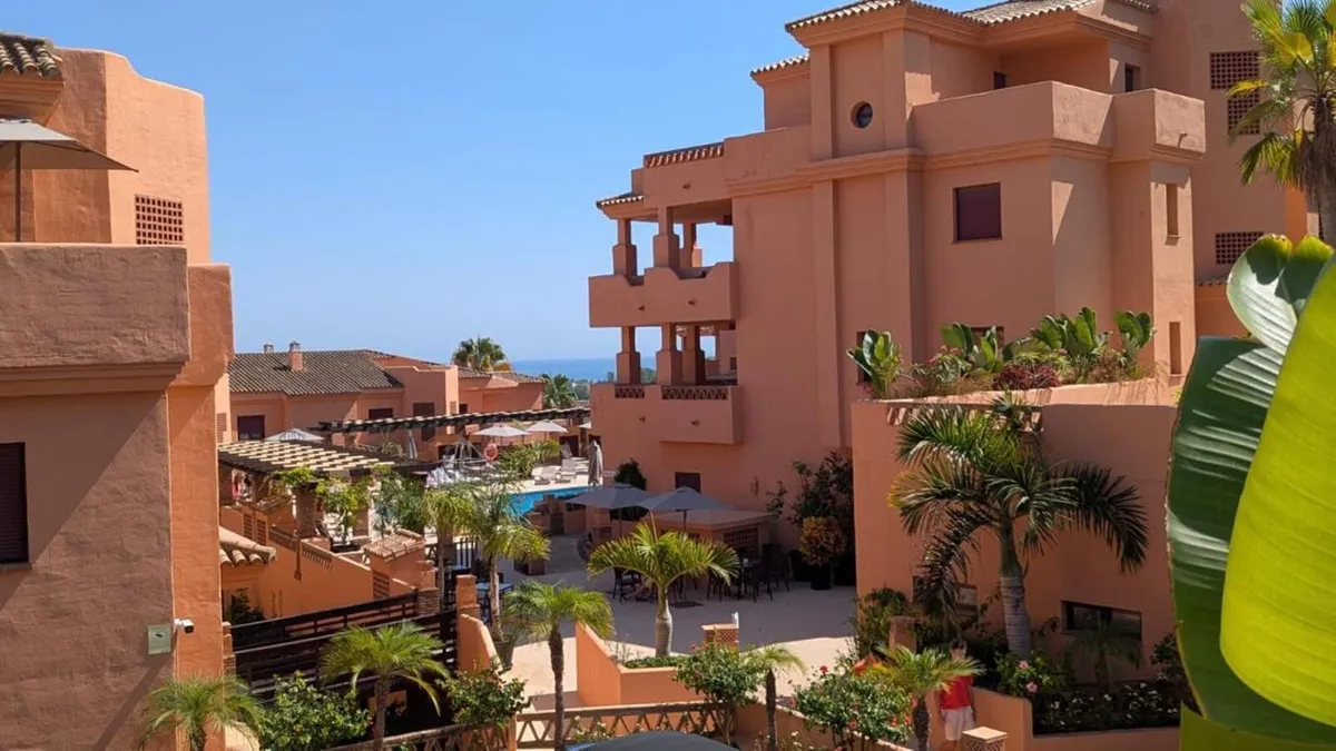 2eb77b98-7c58-4d72-9f9e-d8e15ad0786c