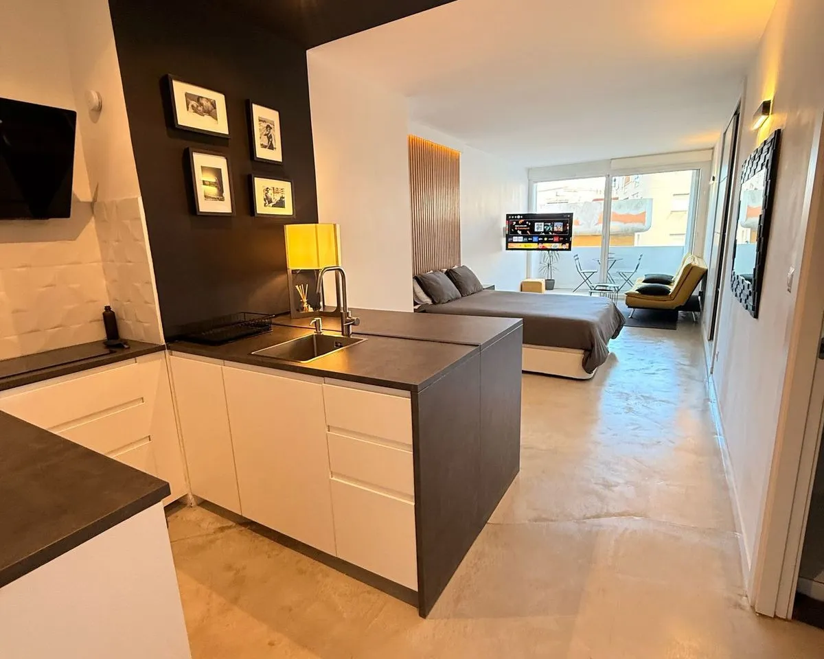 018d9ed9-b467-418c-97b5-593fd1255033