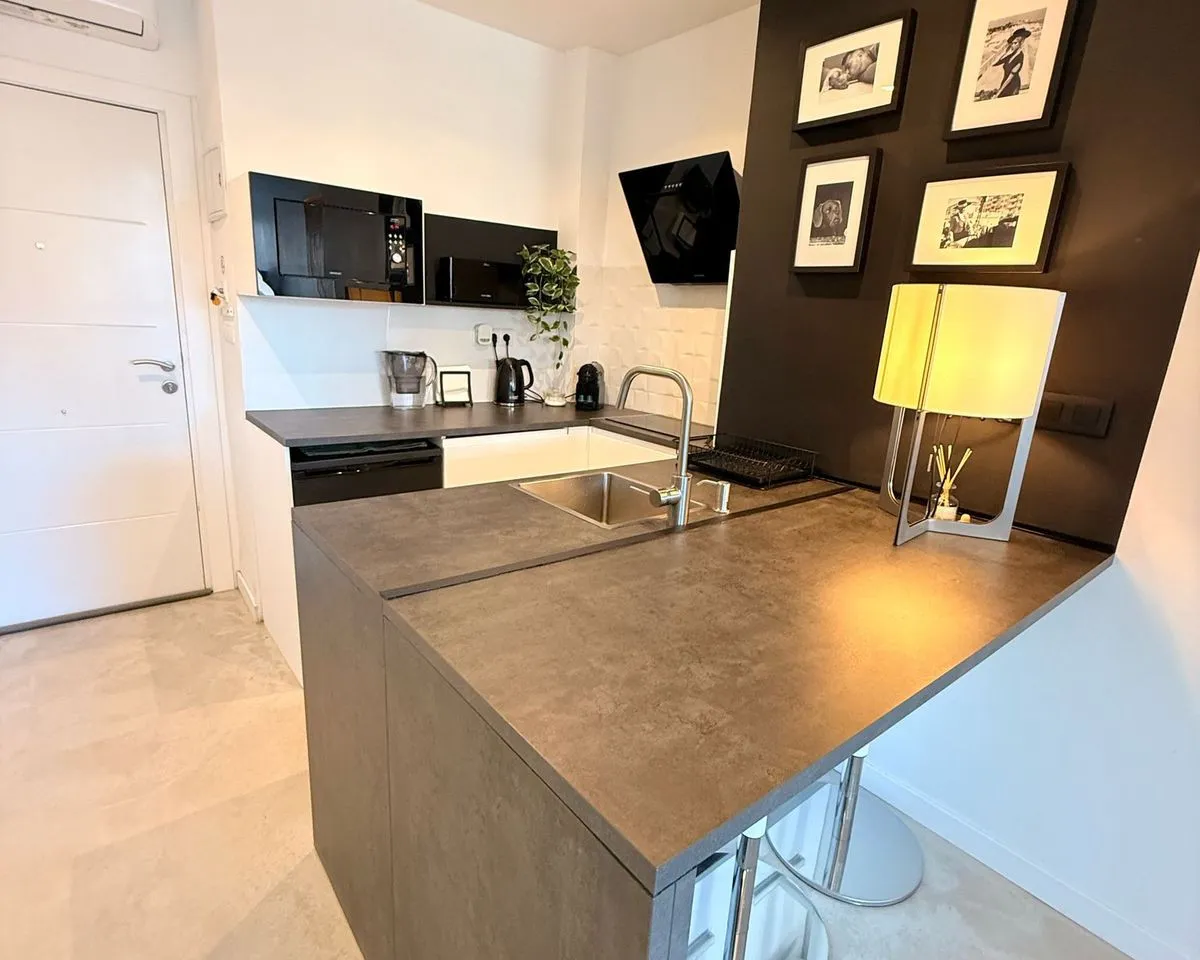 dc723459-fe96-4c61-adaf-659e1c940501