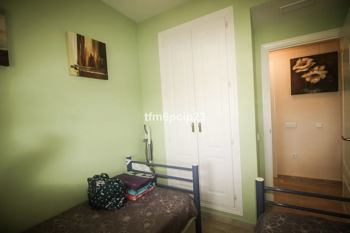 f9b3bd9b-1075-4d4b-a871-718ff3bb6129