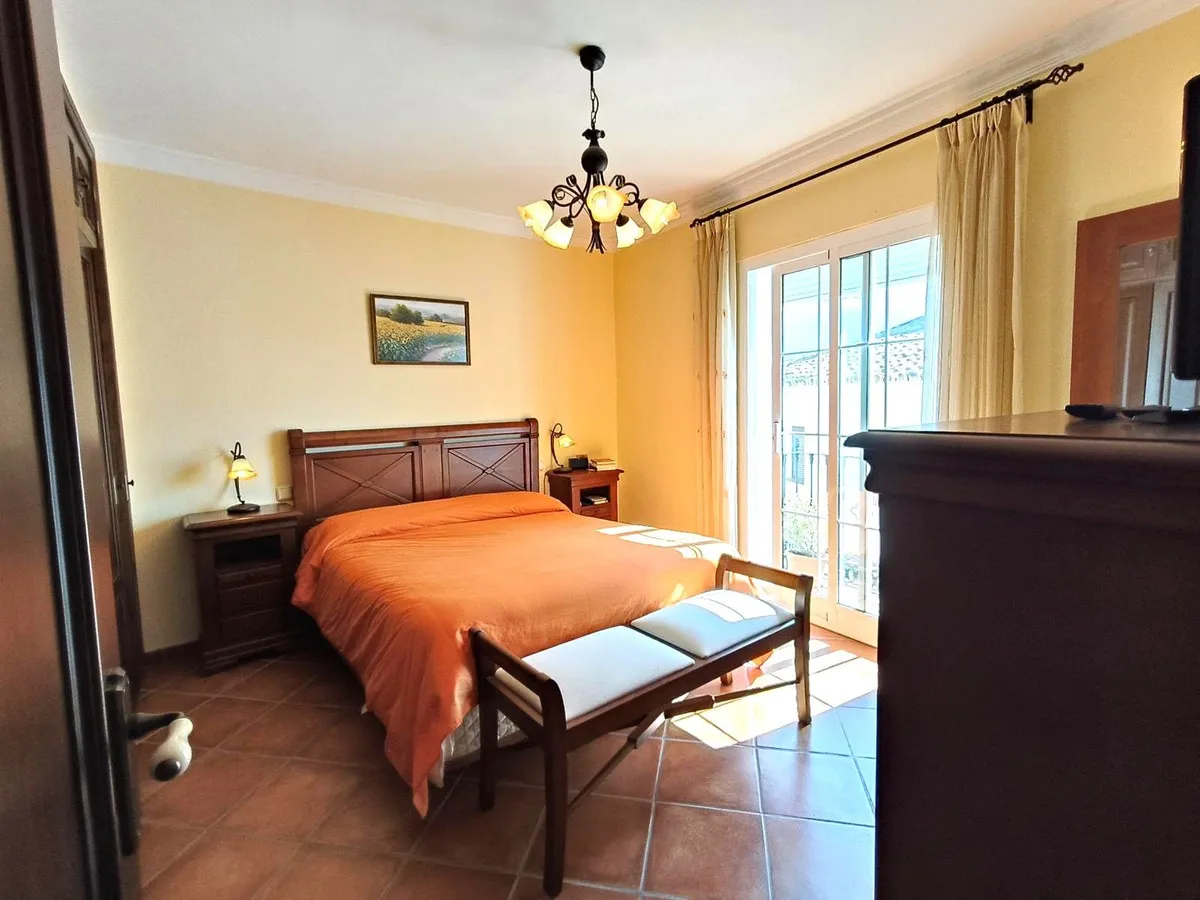 fb5b46fa-363e-4955-805b-64c3a6c72811