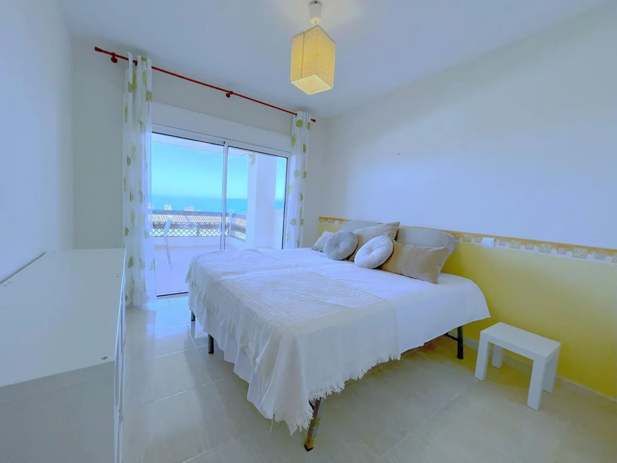 e2d5f0de-a5e8-4849-ad36-e9c6aedec6a8