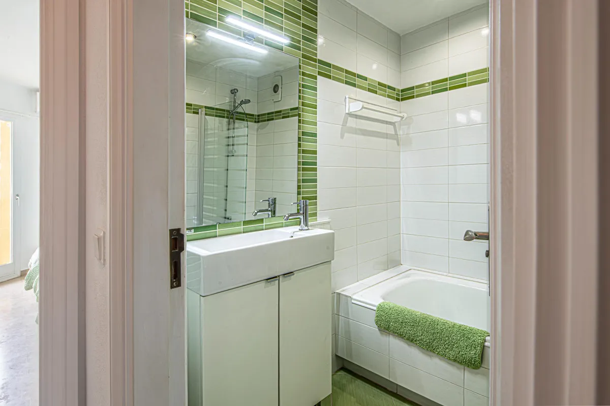 f7ad57c7-da2c-4c22-8f10-01f5bf55e67a