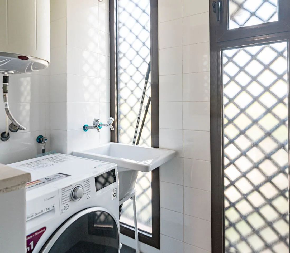 a01db7b1-5946-43e2-b60b-77db7e75ba4b