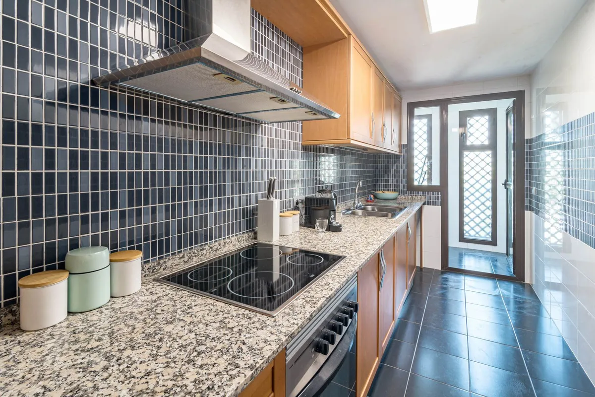 a88903f4-5638-48d7-bcc0-d86308c373b0