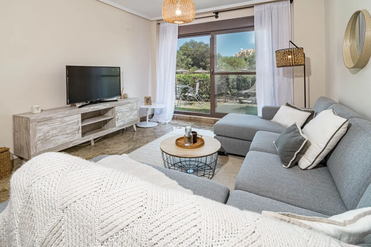 deb5cdfb-37aa-4082-81a8-09b0e0e4d22a