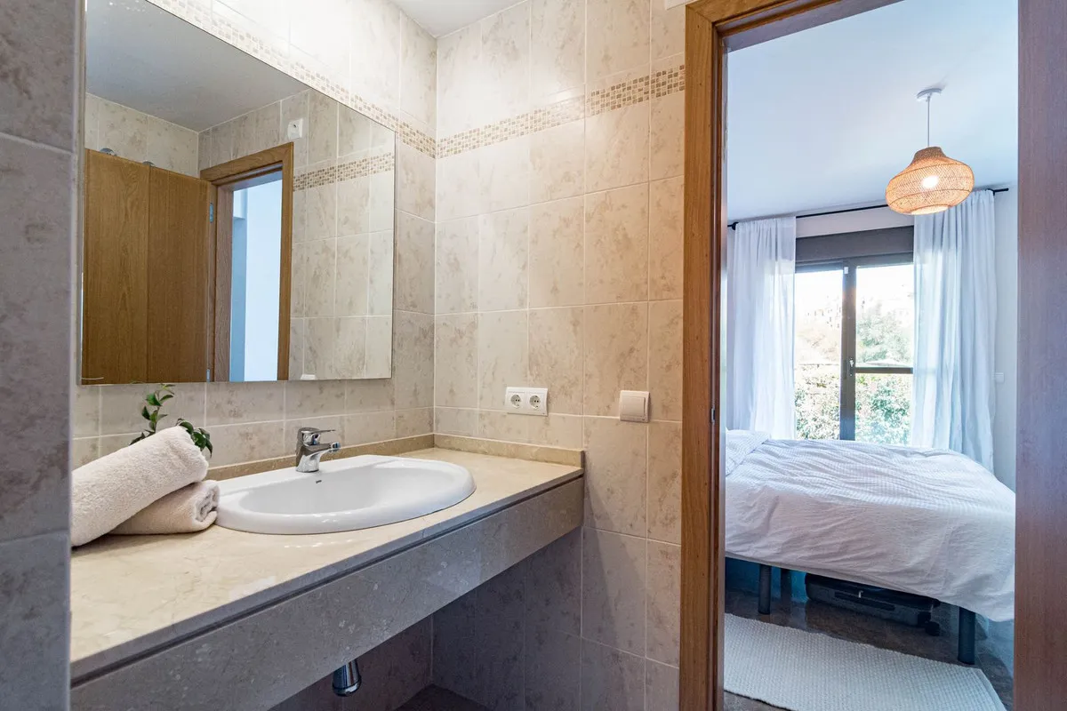 f9f3a7c1-f195-4d6e-9234-2be2a533d60e