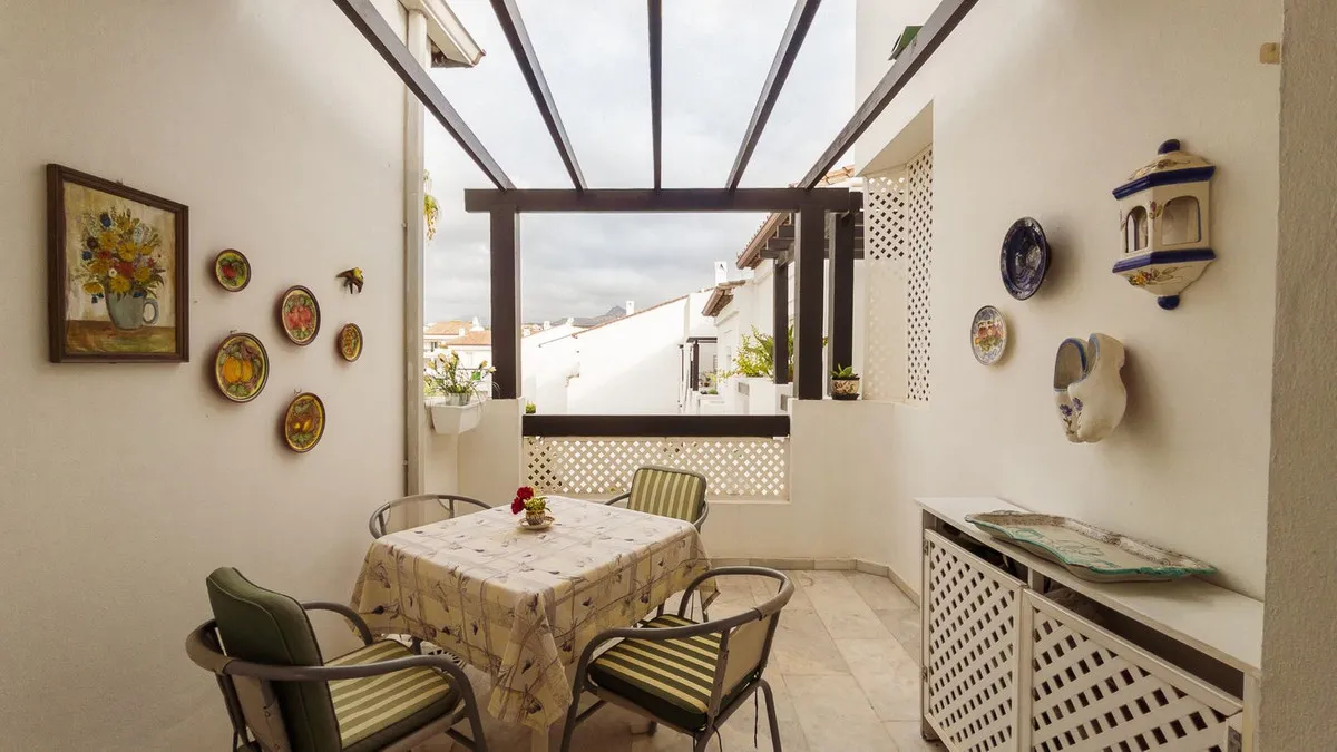 b8dd04ff-f3c7-498c-8b27-1b51c1bd72c5