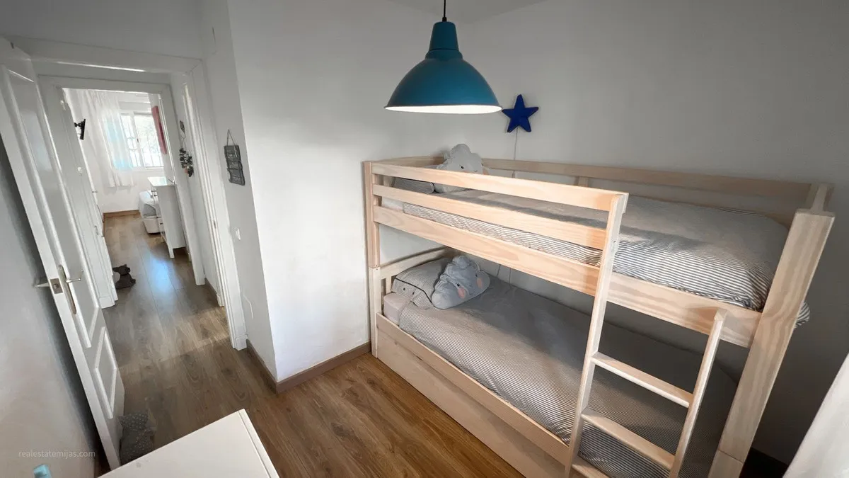 92dadb9b-8fe7-44bc-9b4b-5d7d2f894d86