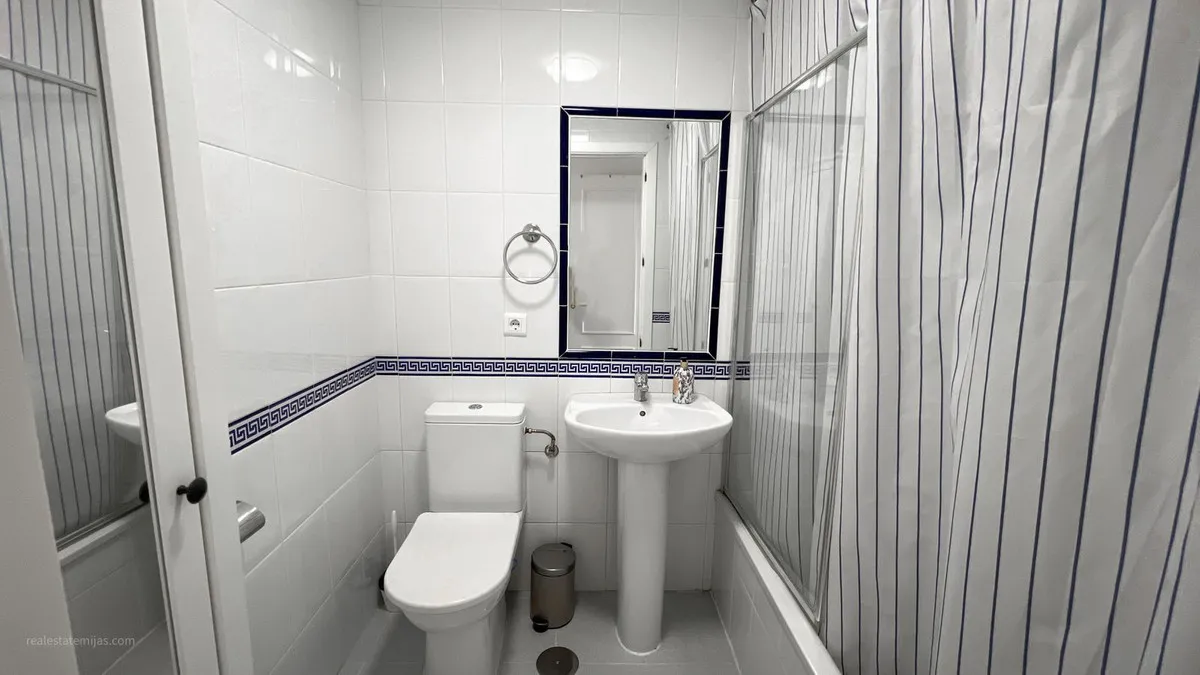 cb653a38-a916-490c-9097-3903695bb3fa