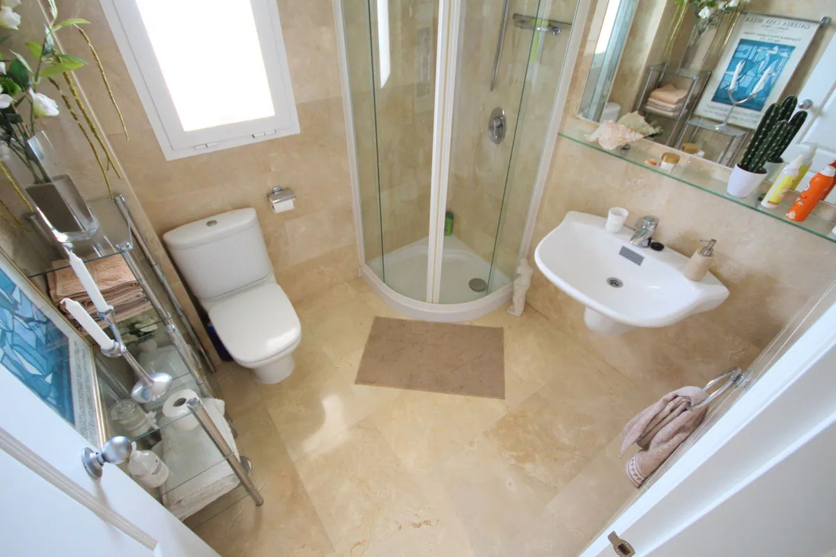 20cb6ff0-941c-482a-a6da-46cf588d0e0c