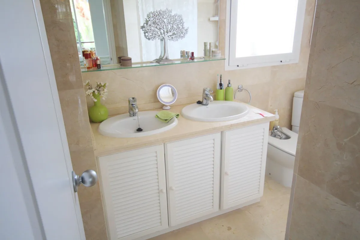 42a619ed-824c-4652-bb47-321cf5975d9f