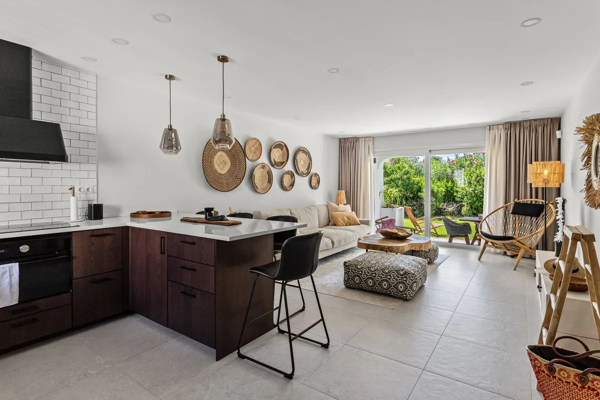 13dd6dbe-8bf3-47bc-b59e-c9a76aa8f777