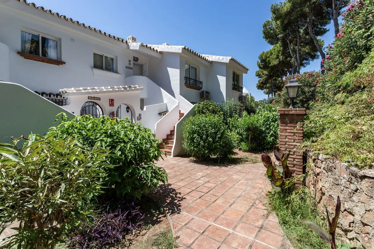 4e50b8b1-2cde-4e18-bb95-567e1ed2b91e