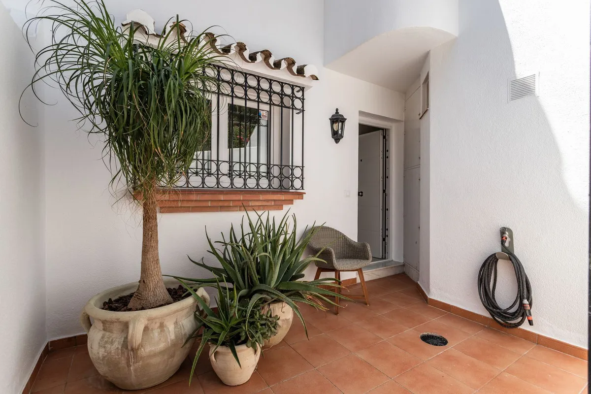 8f251f66-b241-4e47-a8c7-d75792c2d2e7