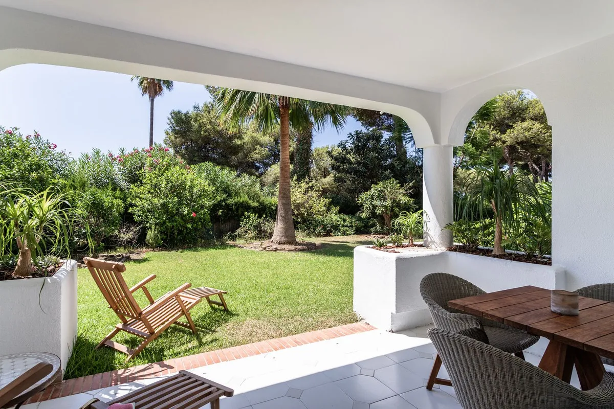 b0e69156-d04a-481c-8e8a-6d48b0d5e71e