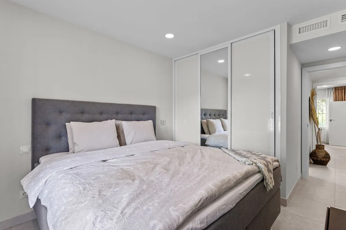 c3400a7a-2e9d-41e2-805d-f4870c2db6b6