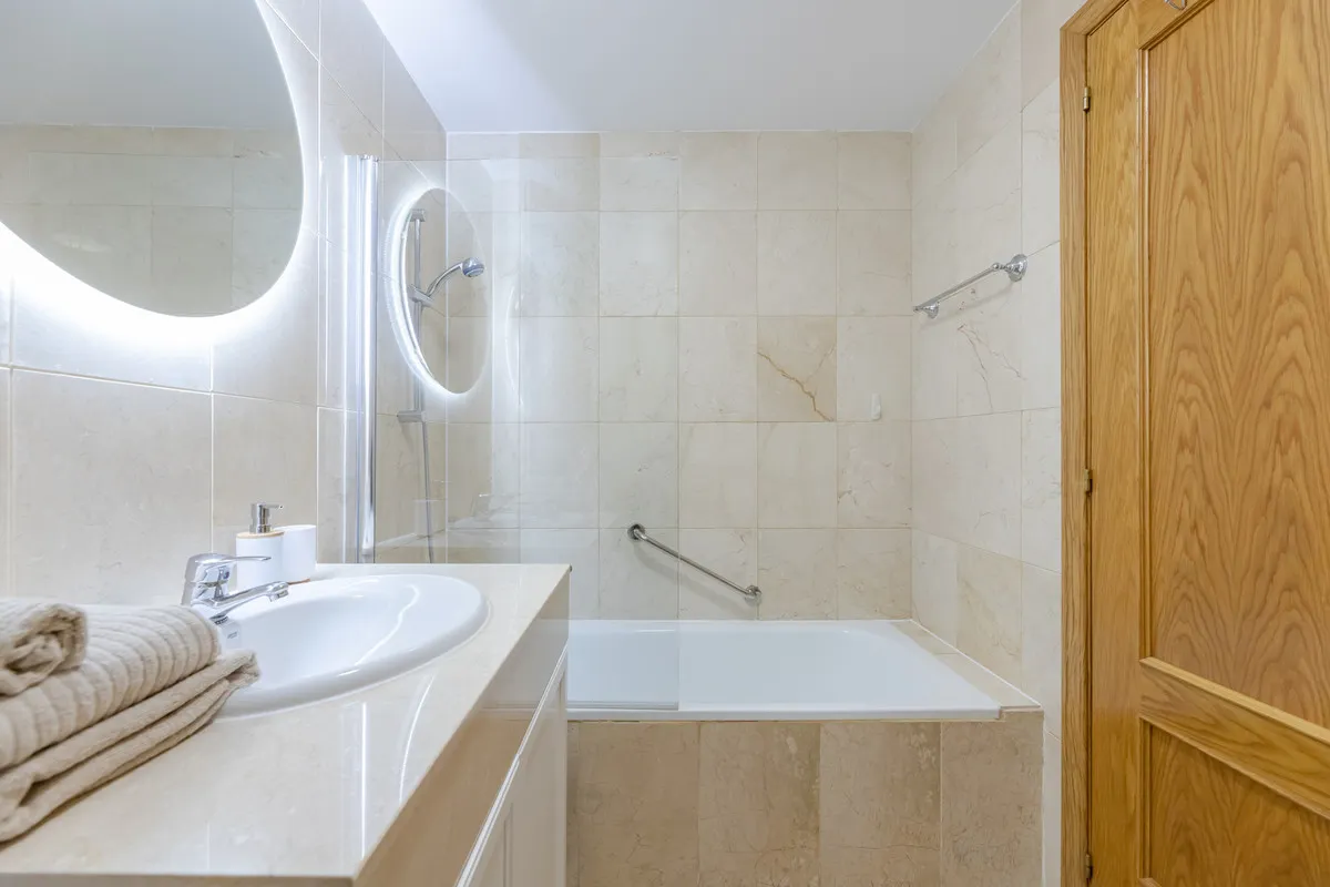 0e22eb16-2fb0-42d2-a0eb-d7bda97797ad