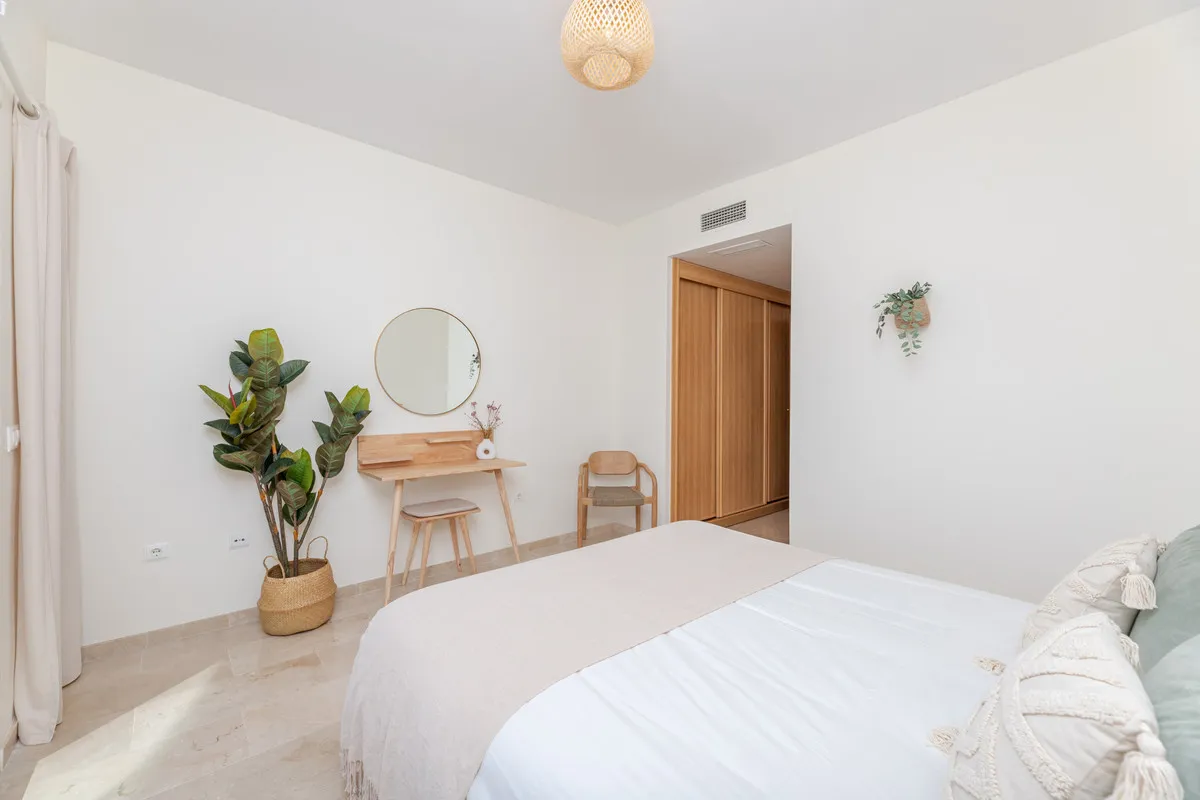 28142654-97b2-4d7a-a855-ae854f1a27db