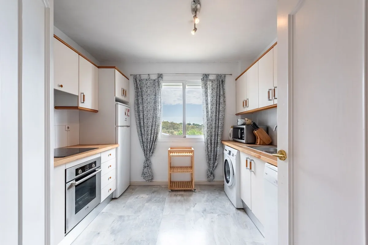 8dba9af4-ef4f-458f-b241-16980297c8a9