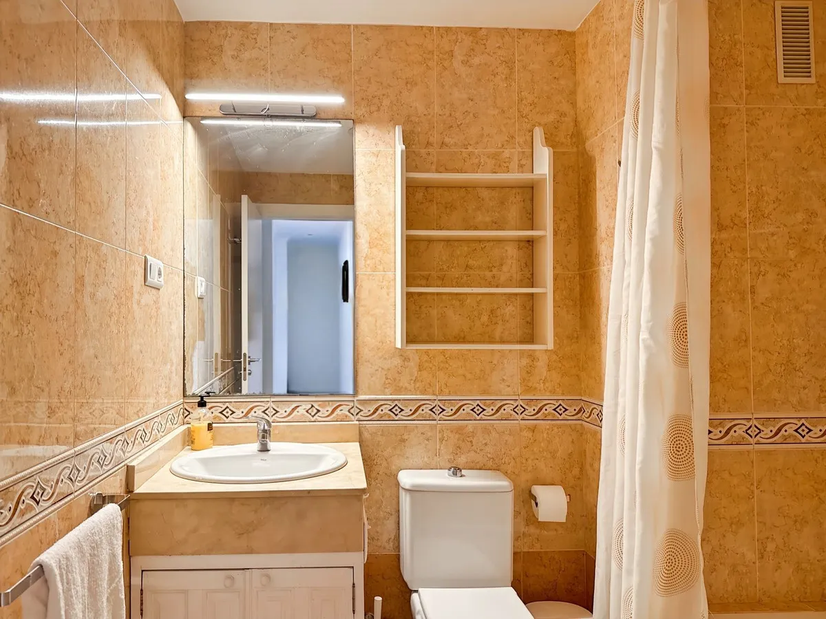 31c37ba3-f94a-4c2e-8dc7-4ed1d90d1aea