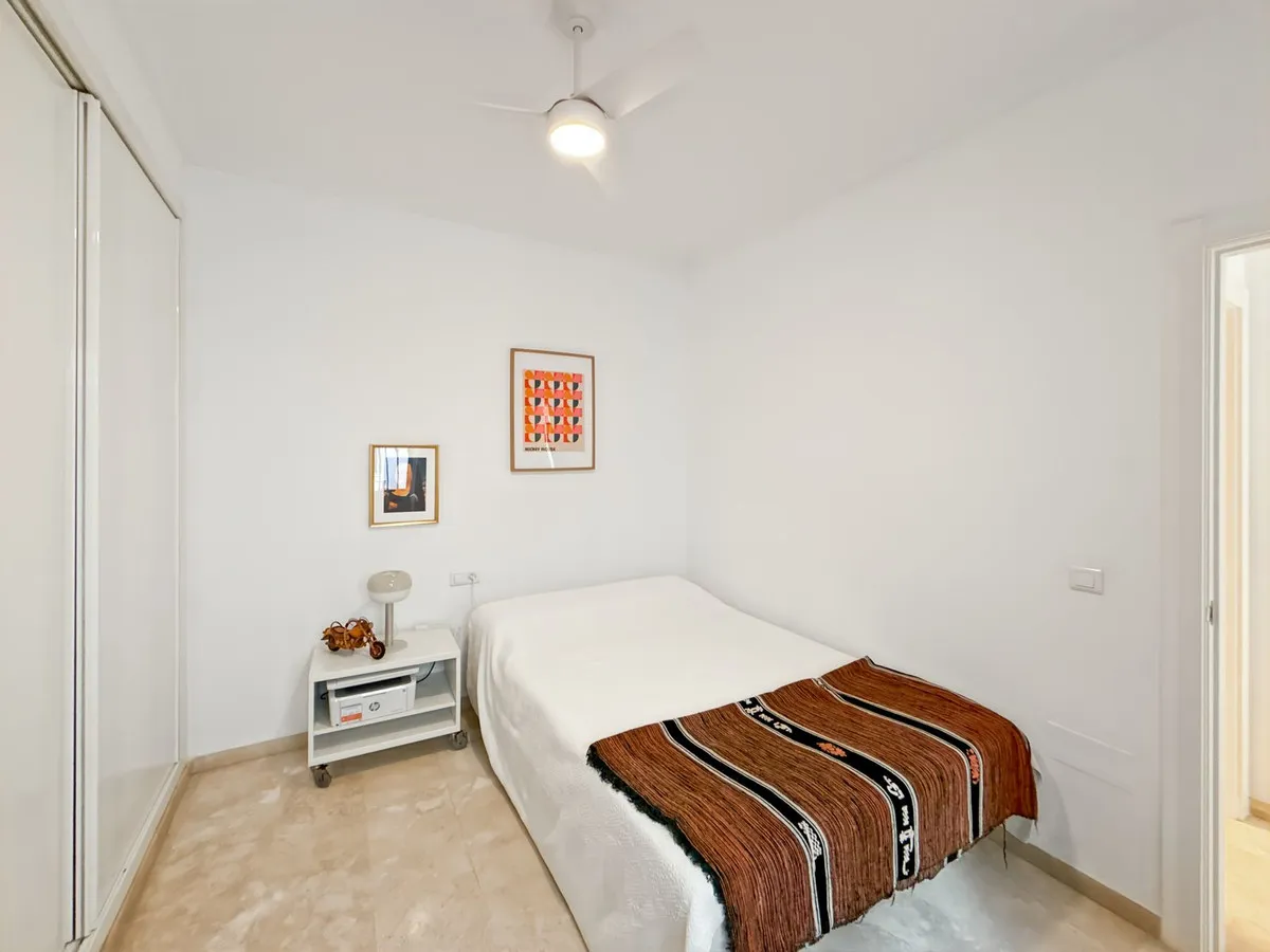 4efe85ef-e605-4c74-b6f8-d6e2ee5dc17e