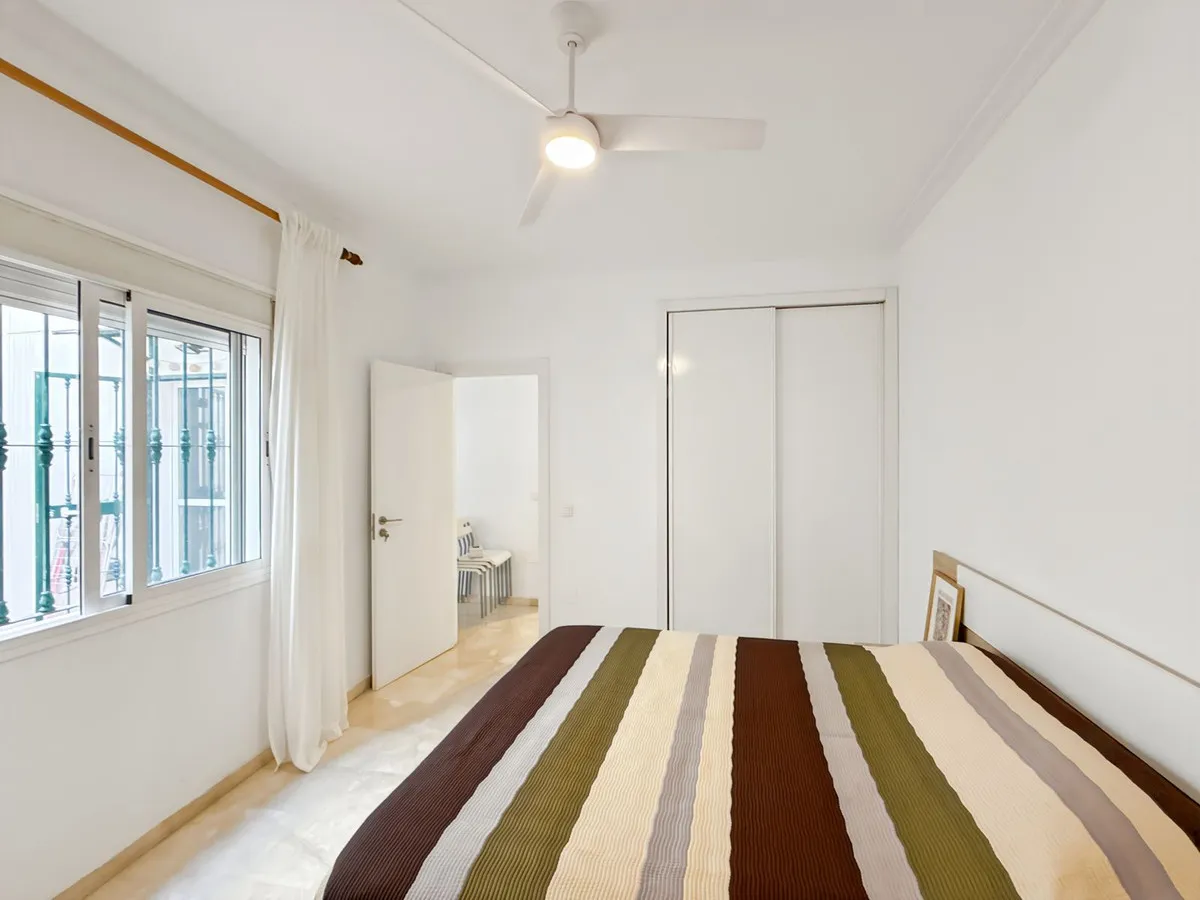 b0bfa8ed-5ad9-4c95-9a2c-4003735ad3b8