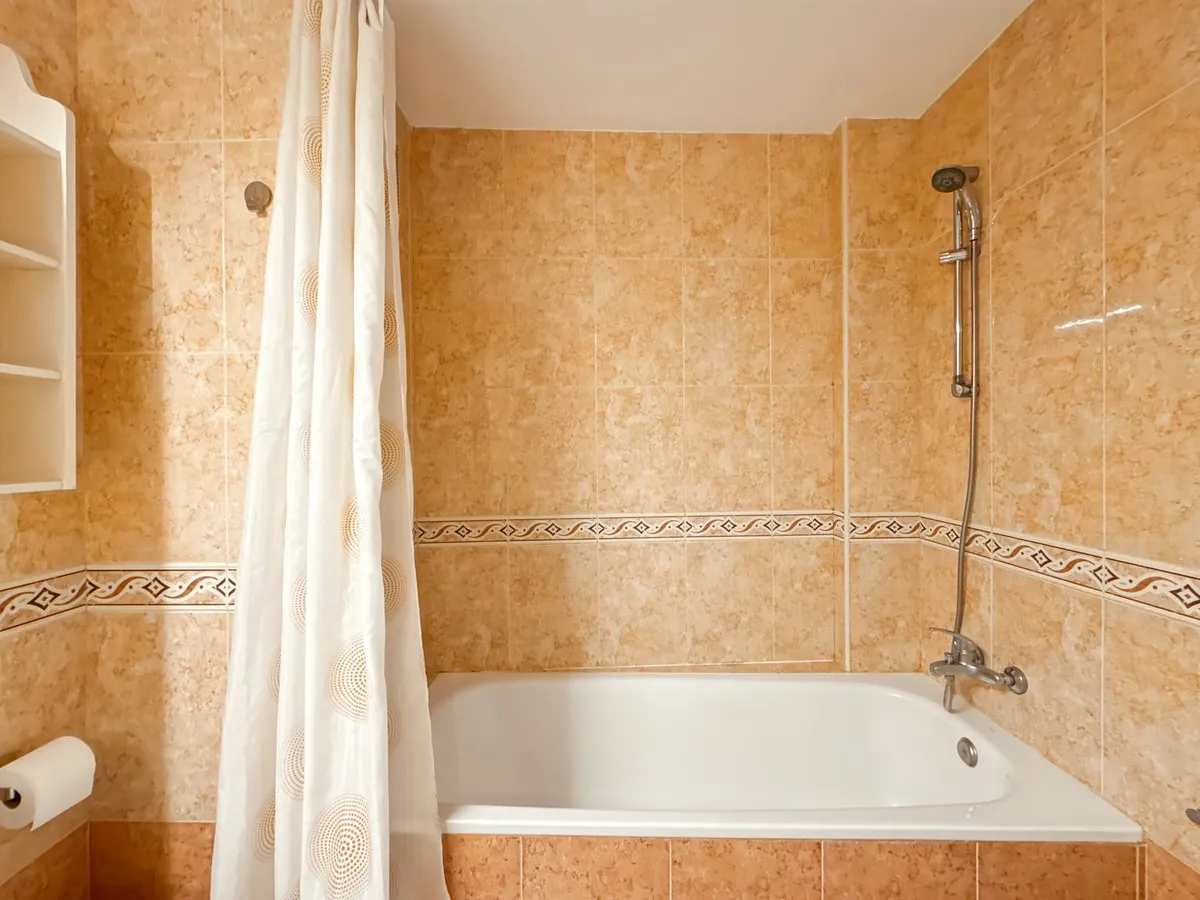 e1d42cc4-c7dc-4a31-af56-919511d6d1b4