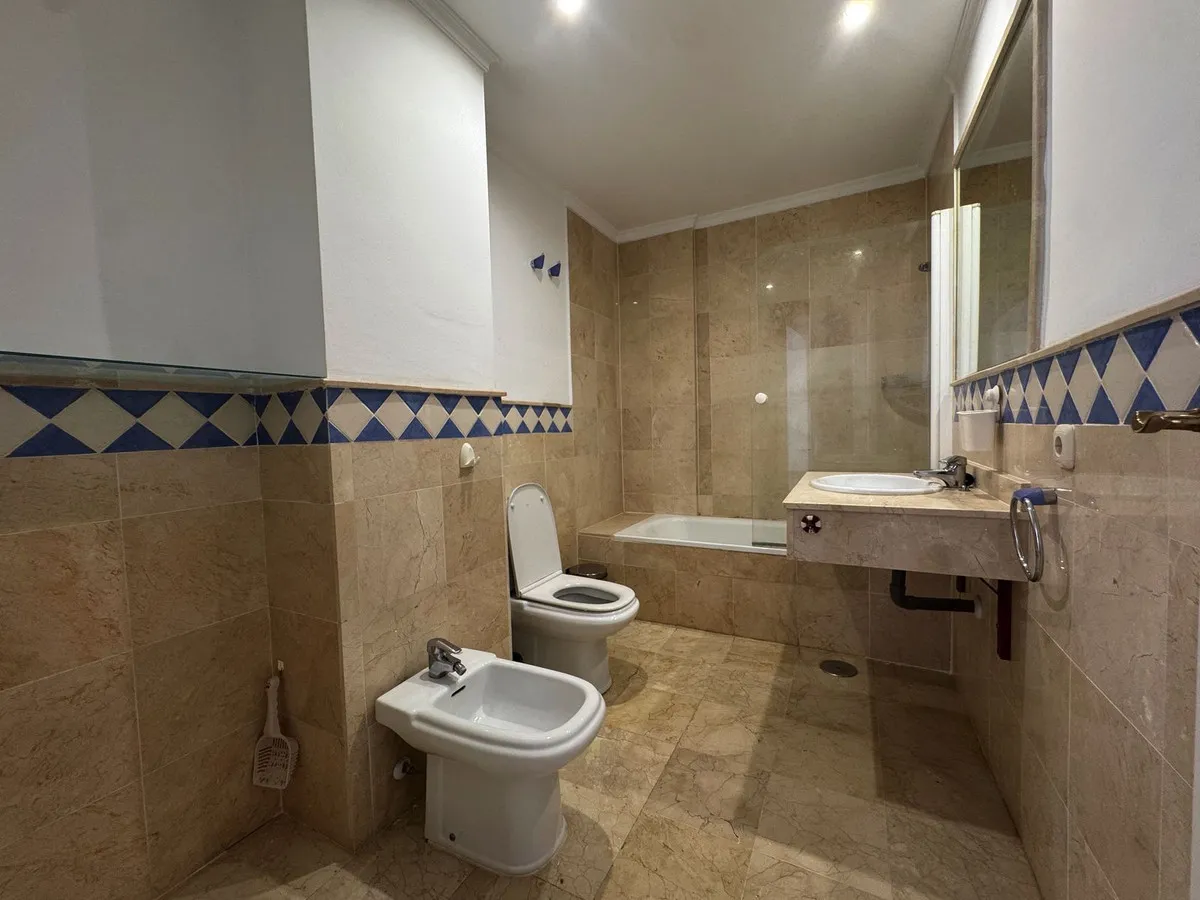 21cf4703-ed43-4a98-8d44-b17bd39ae263