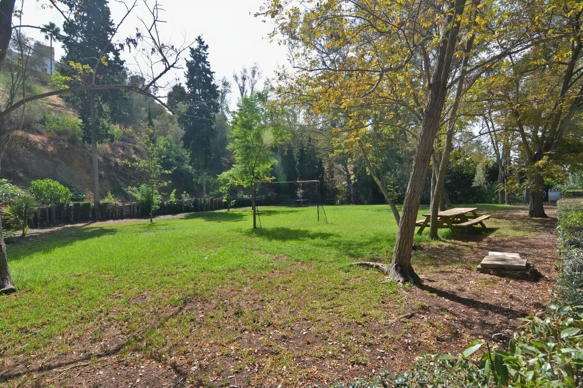 b956512a-d7ce-4d87-8232-7568b38ae9b3