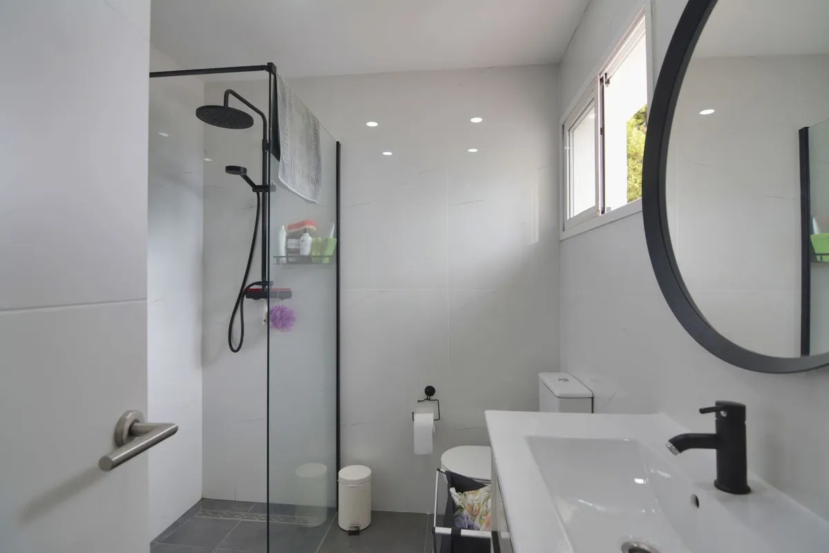 d1a47bf9-6c21-490d-bf8f-6db4560dac1d