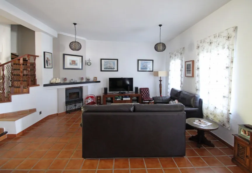 a11af55f-6f65-47b0-83f8-1c3f5806c210