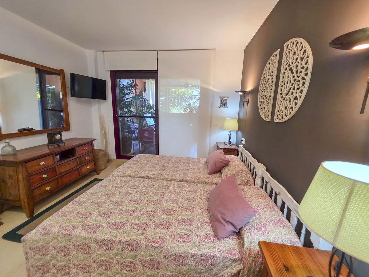 4febbda1-8582-4d31-b43f-5d0259a2a910