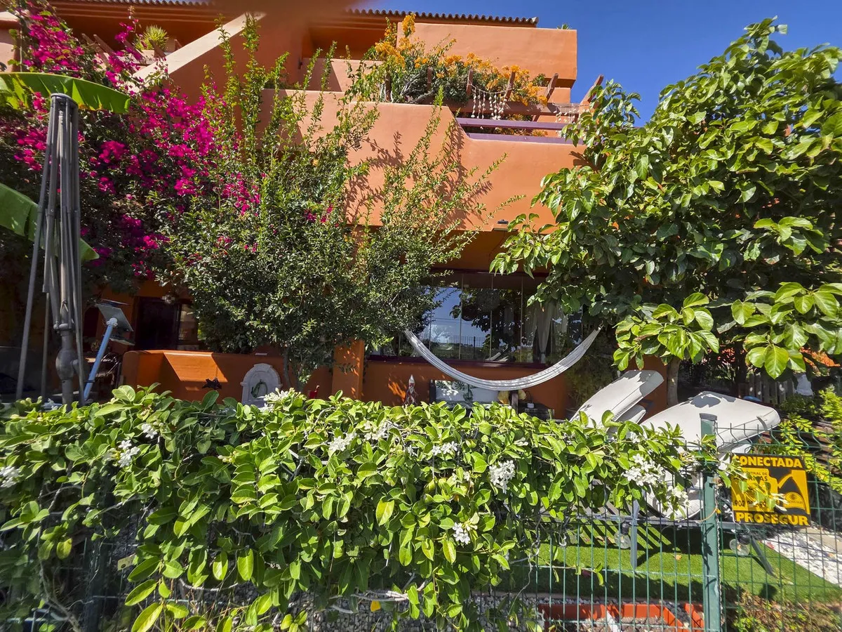 6f998a6d-da1d-48d4-8f6f-846a3923c05e