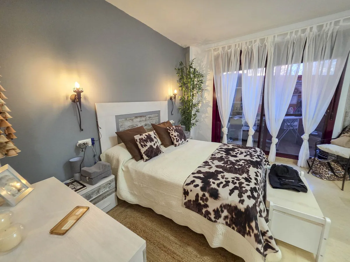 9e7f8a77-0000-44c6-a172-f0cd57974254