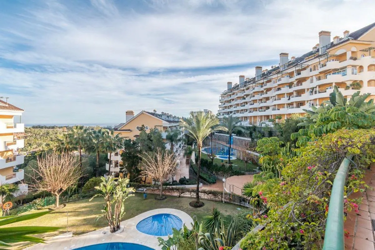 72517556-30a7-40d7-90ee-cbaeb9bca0ec