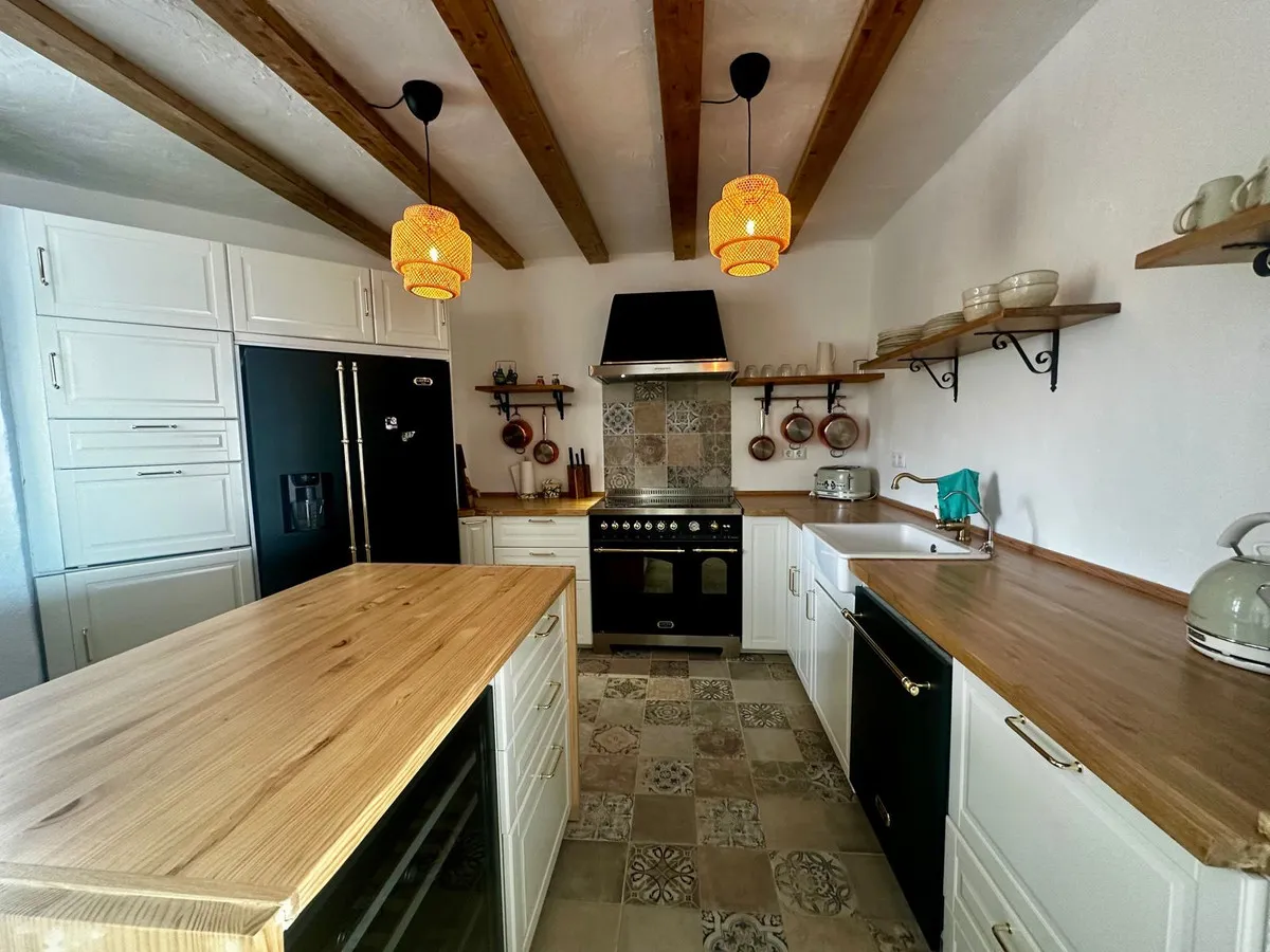 0eabd3e1-333e-4e4f-bad6-48decb431ec6