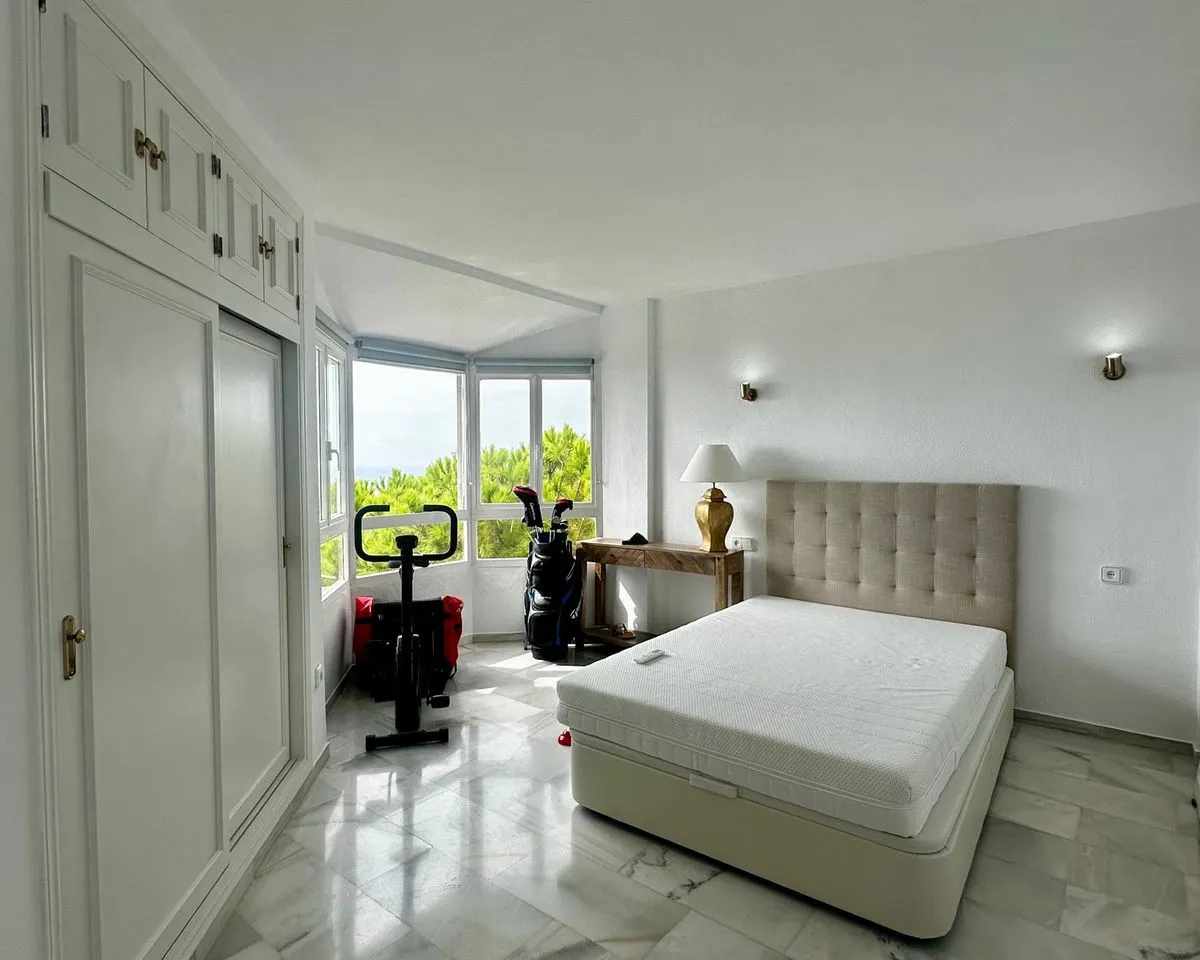 eb1ca61a-8d62-4cba-a56e-1e171610ea02