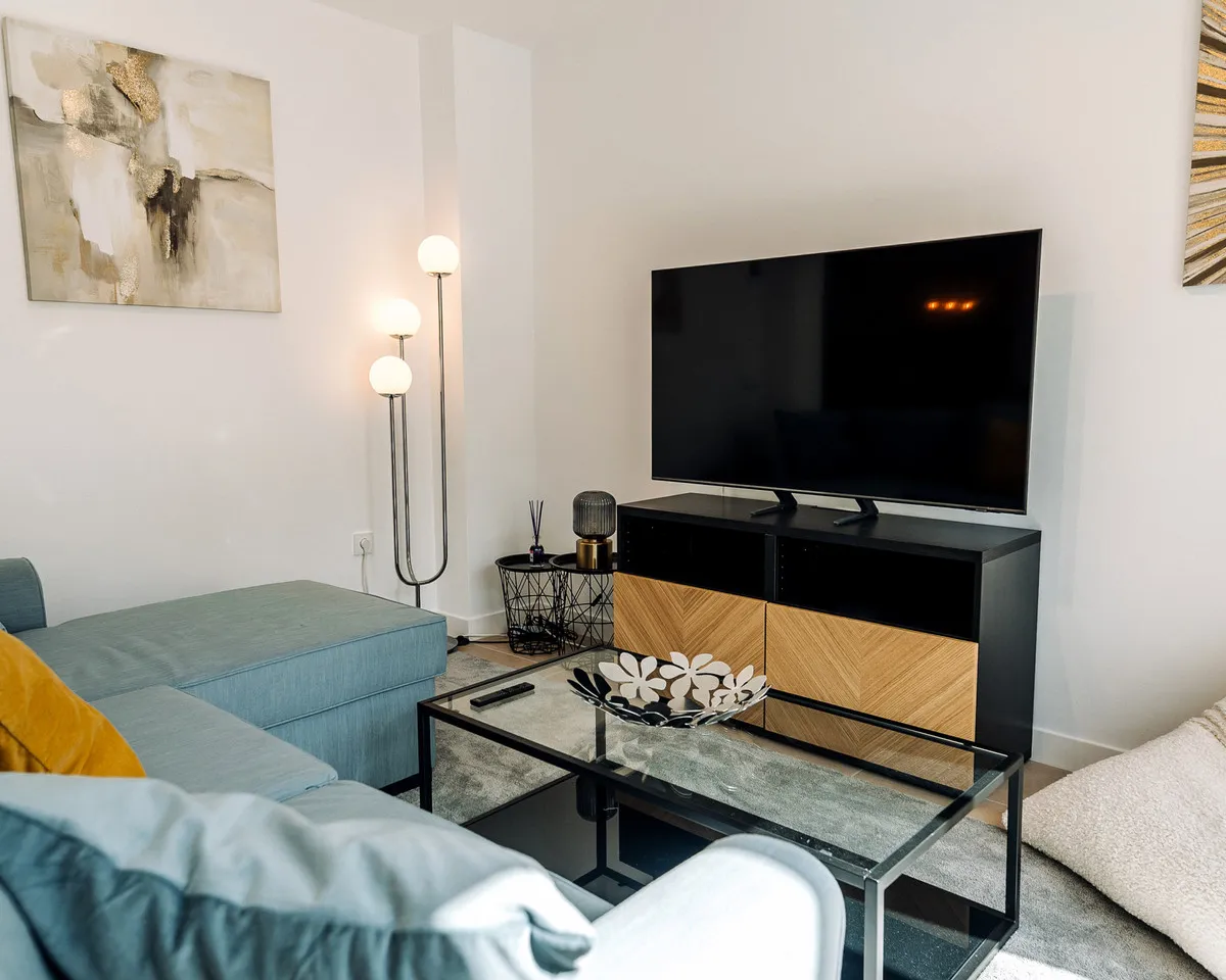 bbbbdadf-65a4-41d2-aeaa-bd60ddc86005