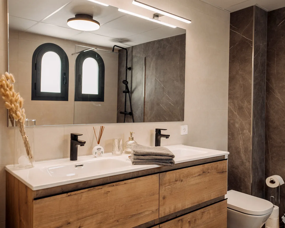 fda1eb4b-efd3-4d90-99dd-64a9e76f2477