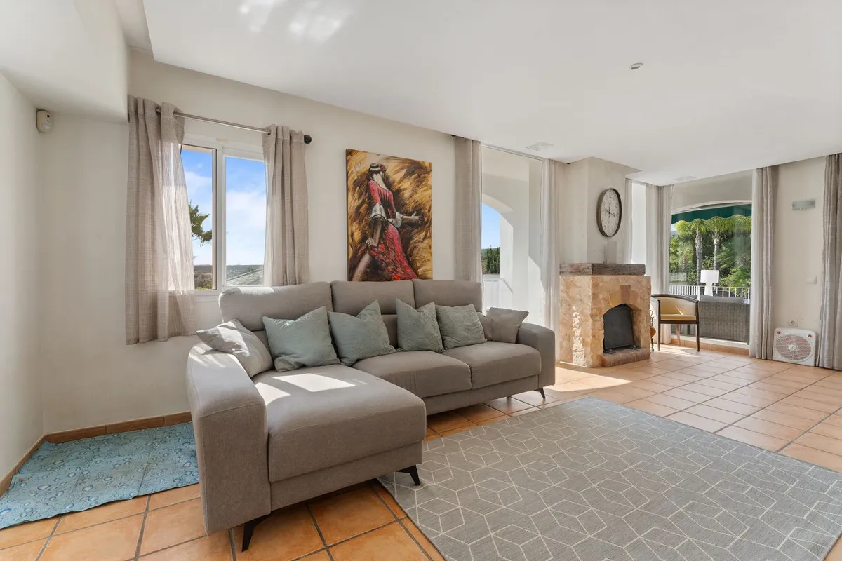 26b6b2e0-463c-4126-8657-ff64db81f99a