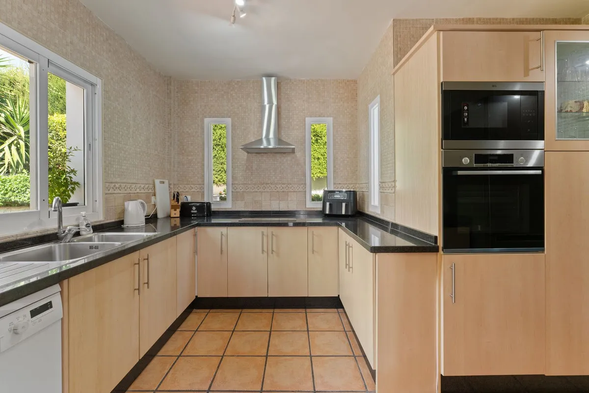 56c8ed6d-157a-4d98-833e-22d1dea75ffa