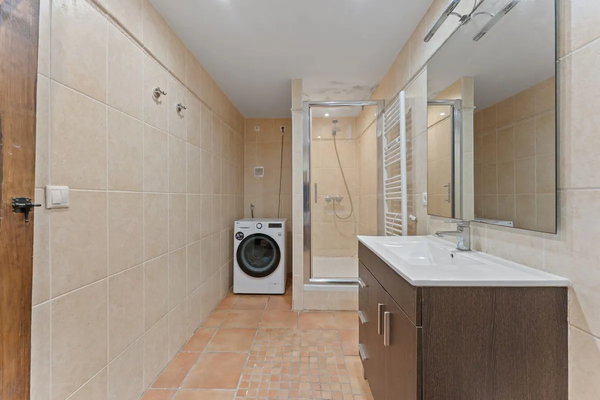 5b5b4d83-2bb6-4e43-bf02-3a7e0827d505