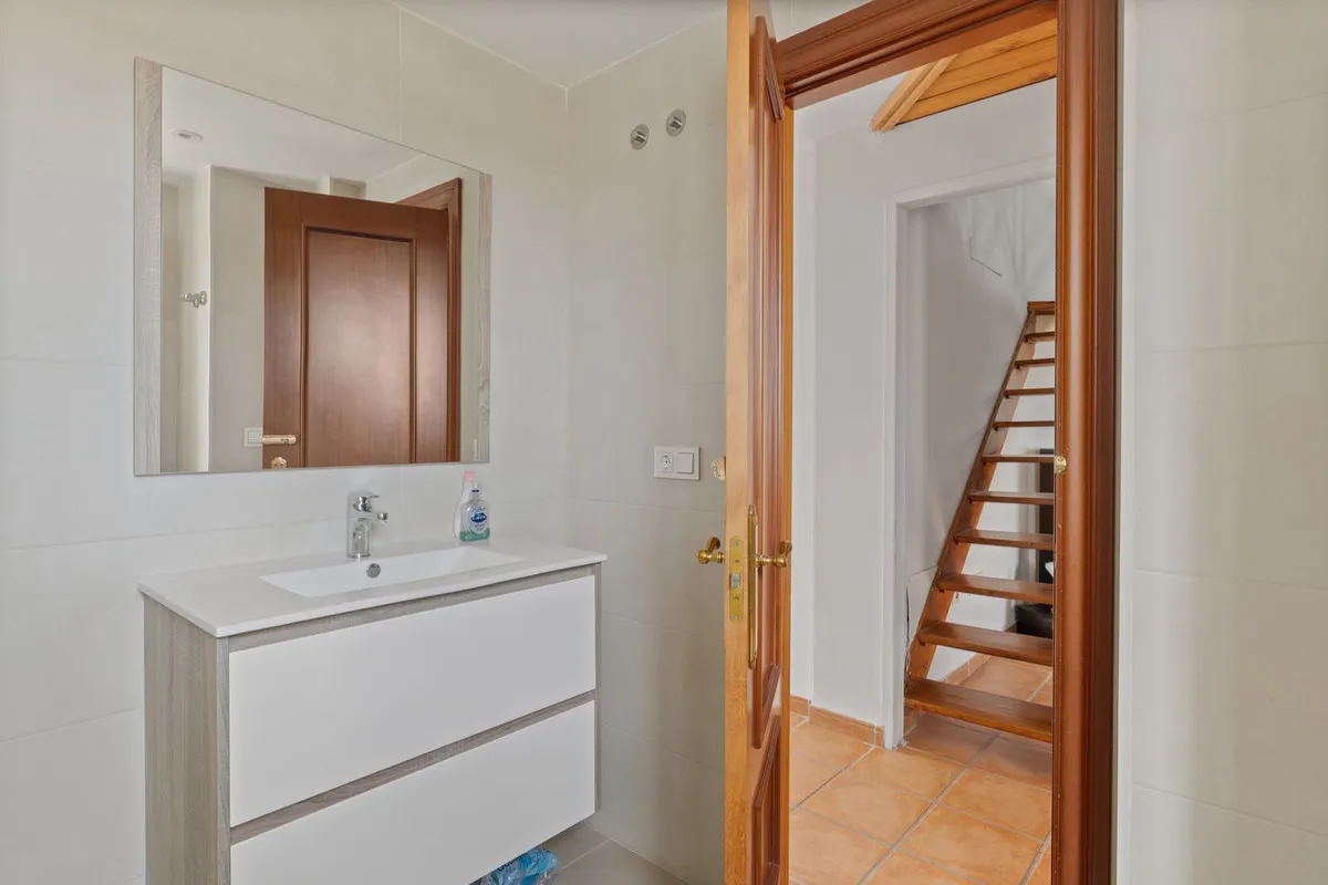 7e970683-9a46-4480-8086-0bef2a3d2711