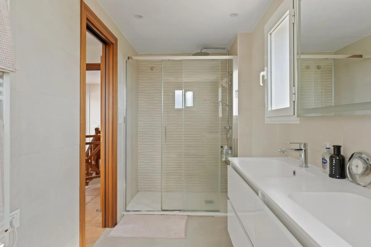 9464208a-4f82-4abd-bde6-6d9a13a96959