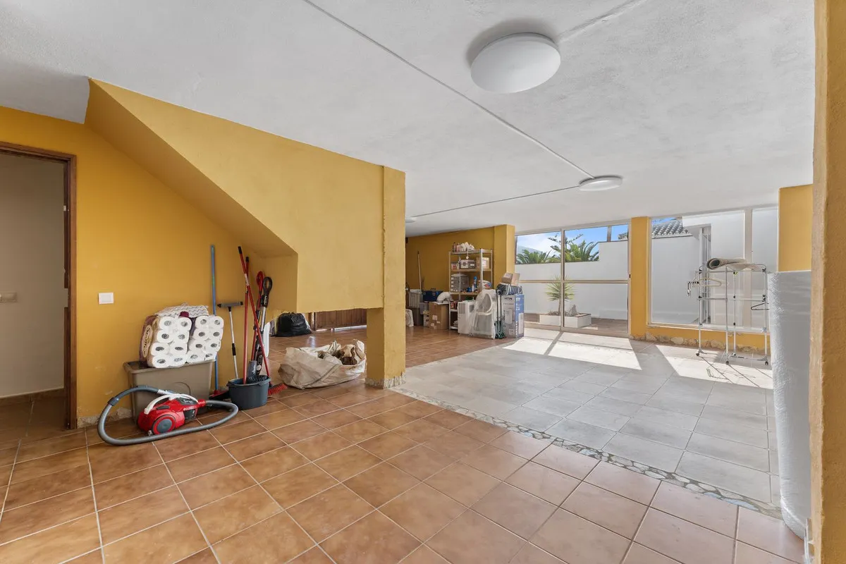 ae43ec81-bb17-4212-a239-60d17fb06fc5